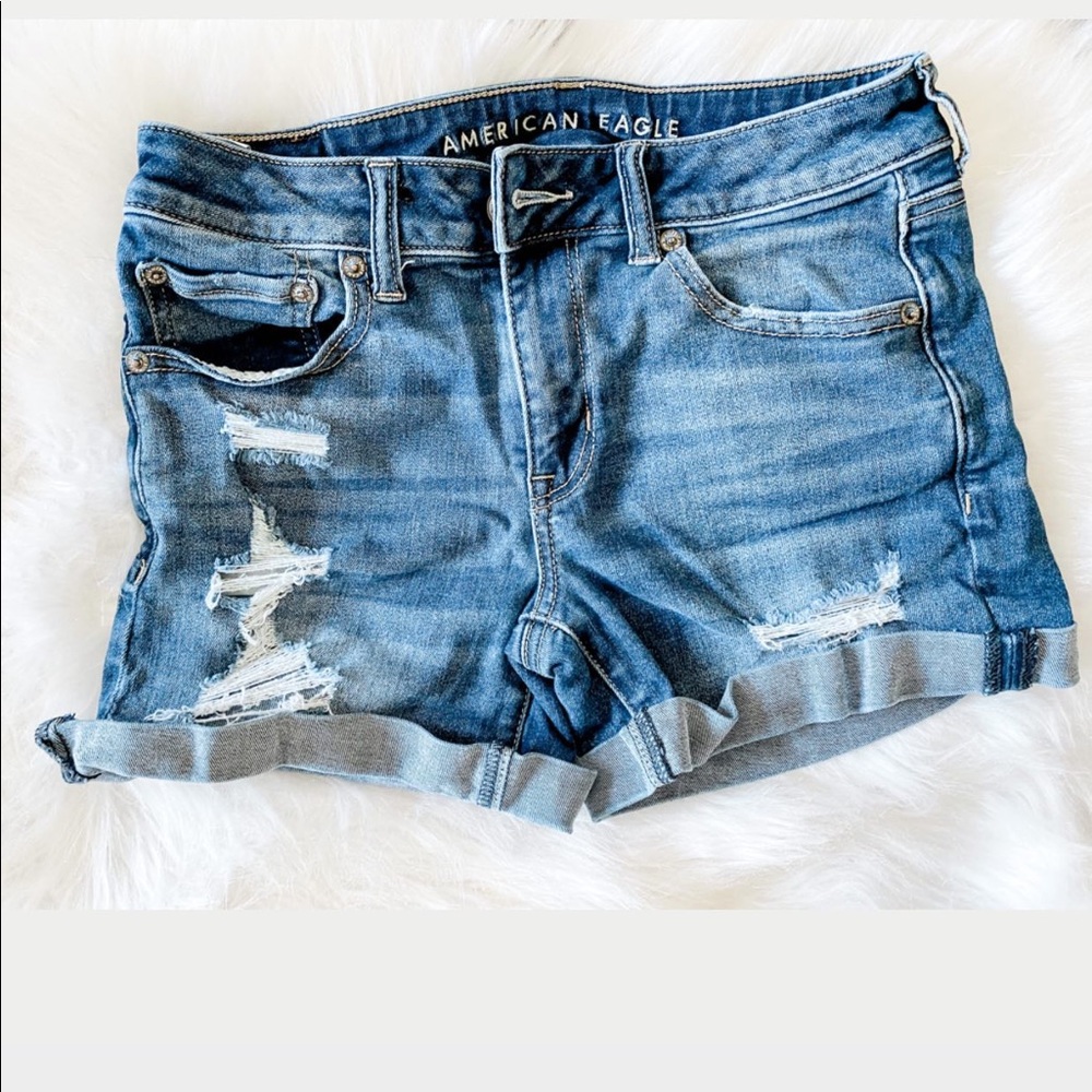 American Eagle distressed shorts 🦅